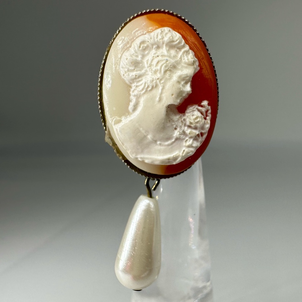 VINTAGE CAMEO BROOCH PIN SCARF JEWELRY‎